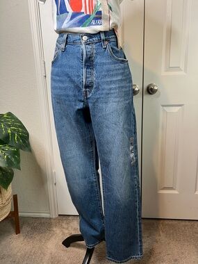 Levi's 501 Original Straight-Leg Classic Blue Jeans